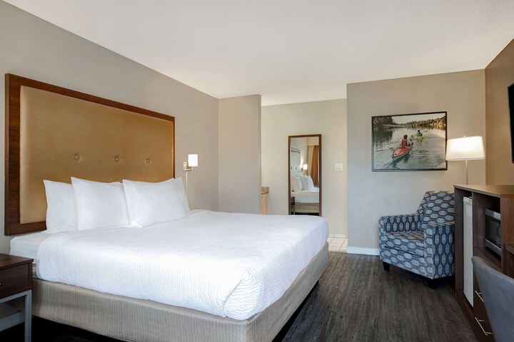 Room 14 of 46