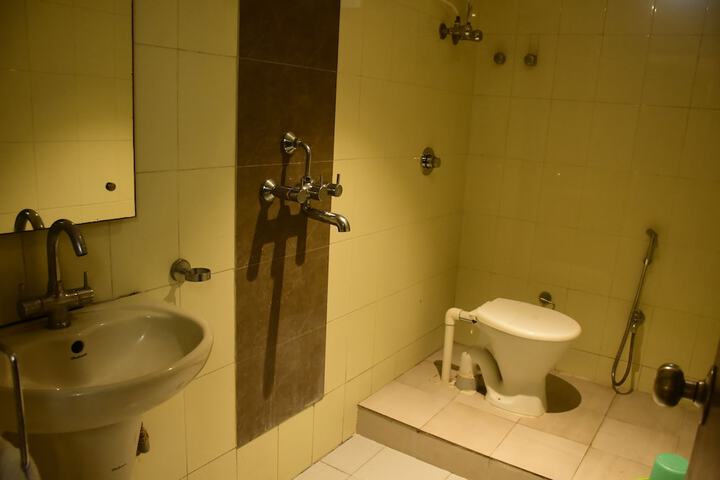 Room 17 of 75