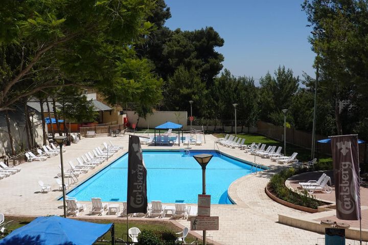 Pools & Facilities