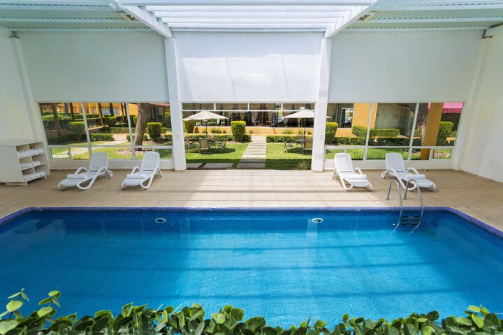 Hotel with Pool