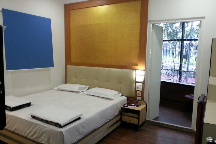Room 8 of 34