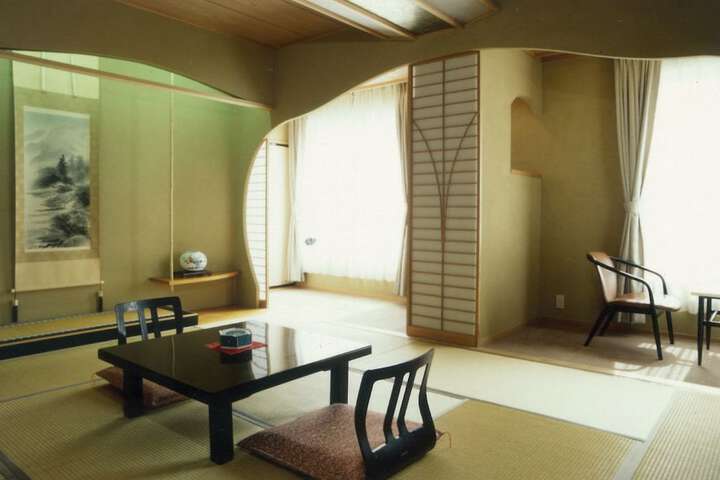 Room 3 of 17