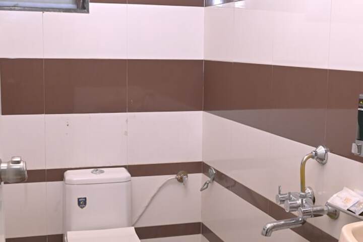 Room 2 of 4