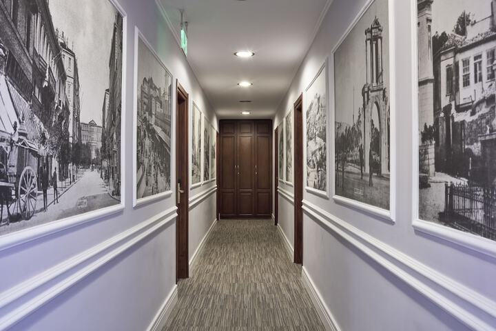 Ballroom/Hall 39 of 49