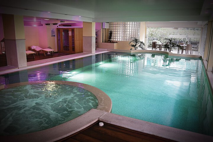 Hotel Pool
