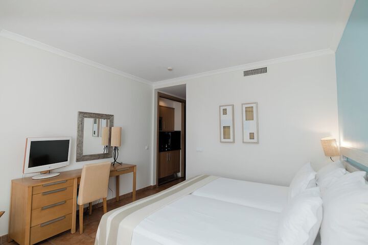 Room 9 of 50