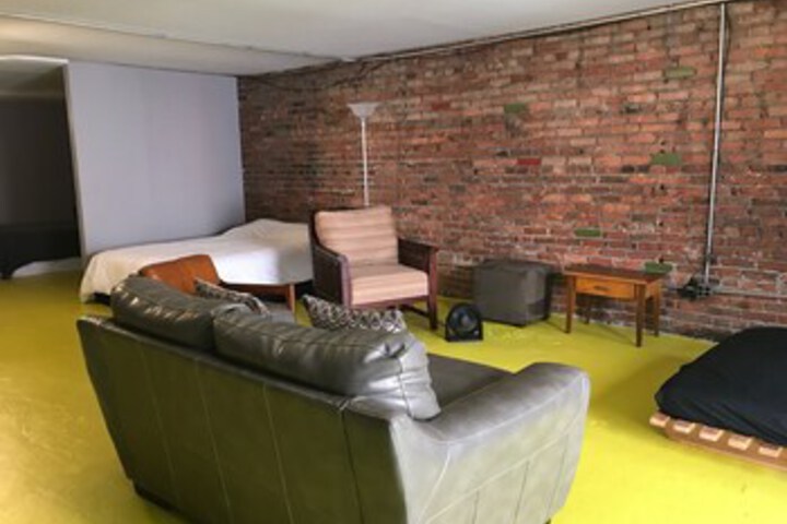 Room 25 of 60