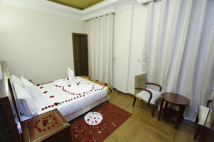 Room 6 of 47