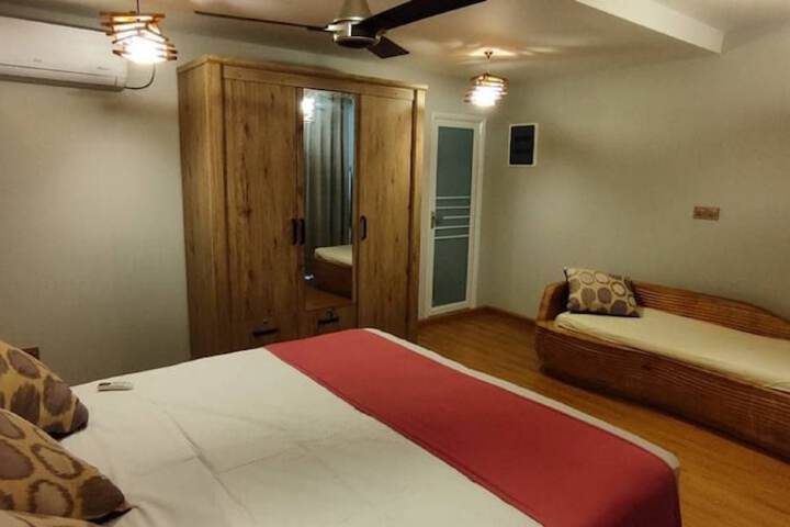 Room 16 of 19