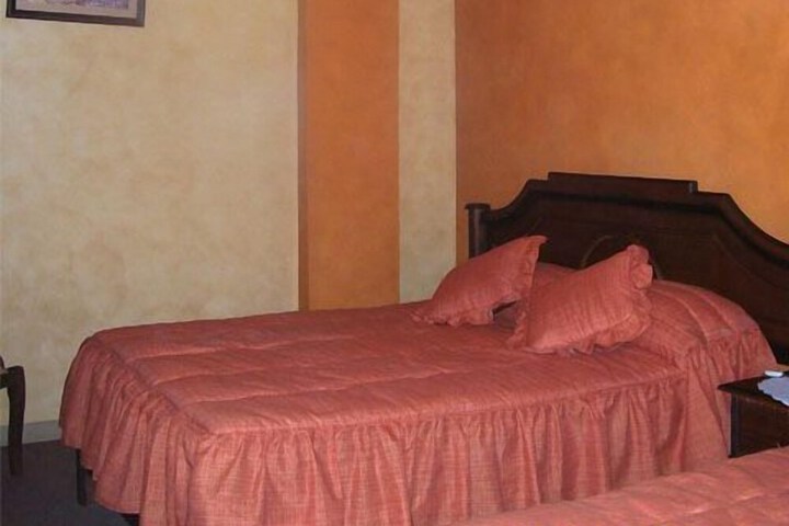 Room 14 of 25
