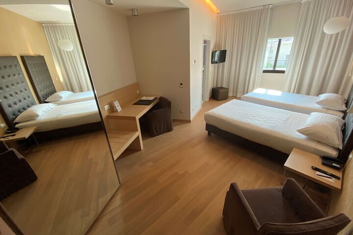 Room 30 of 139