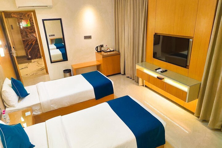Room 8 of 37