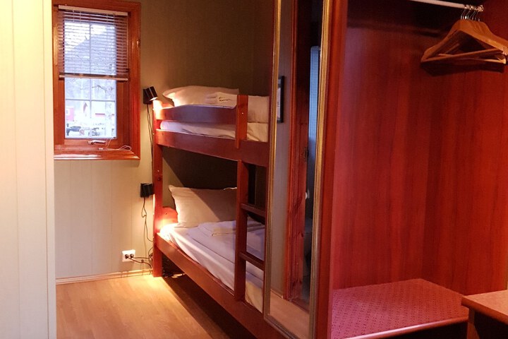 Room 9 of 35