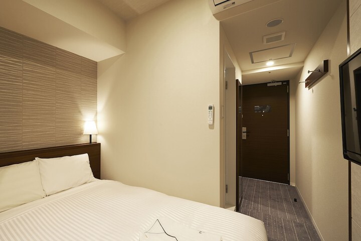 Room 16 of 43