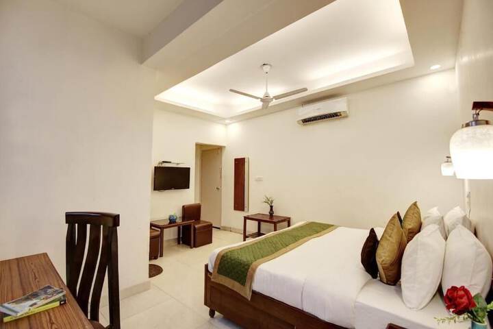 Room 17 of 30