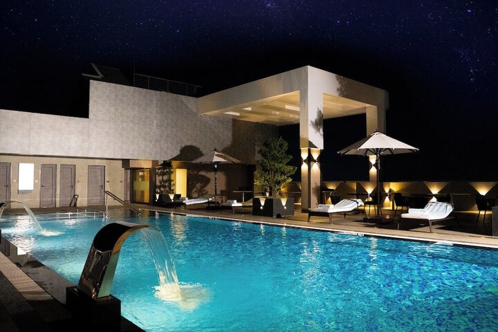 Pool 52 of 87
