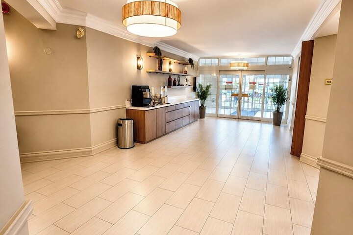 Hotel Interior 6 of 106