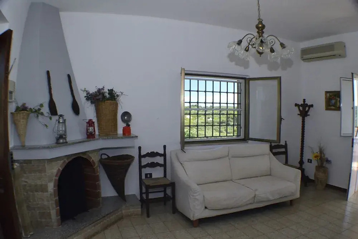 Room 4 of 19