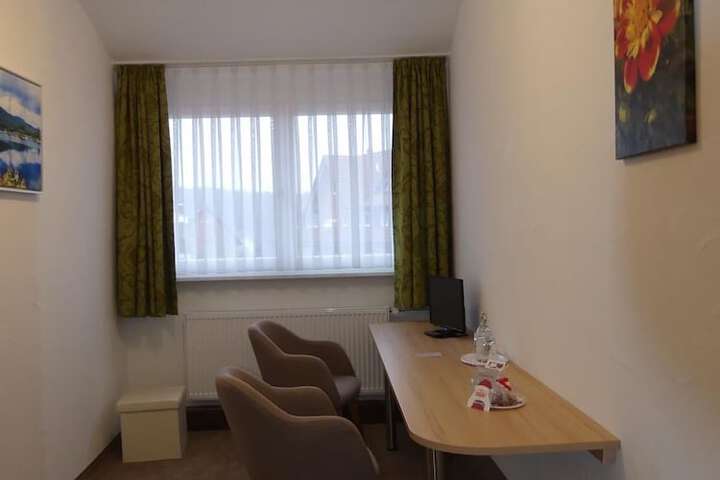 Room 28 of 43