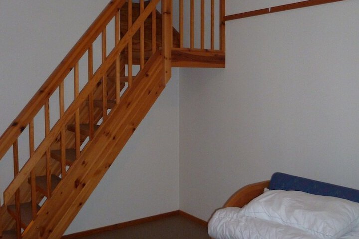 Room 11 of 32