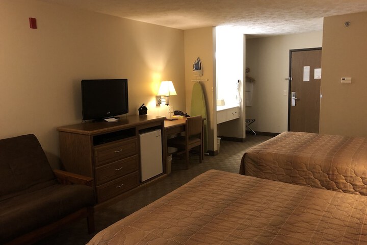 Room 9 of 35