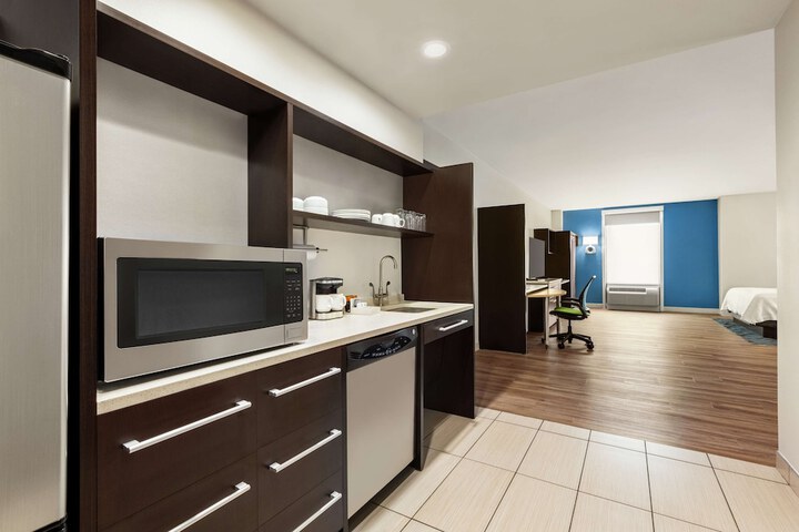 1 Queen Bed Nyc View Studio Suite (8 of 17)