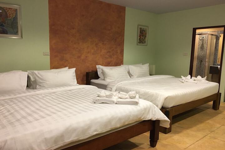 Room 30 of 81