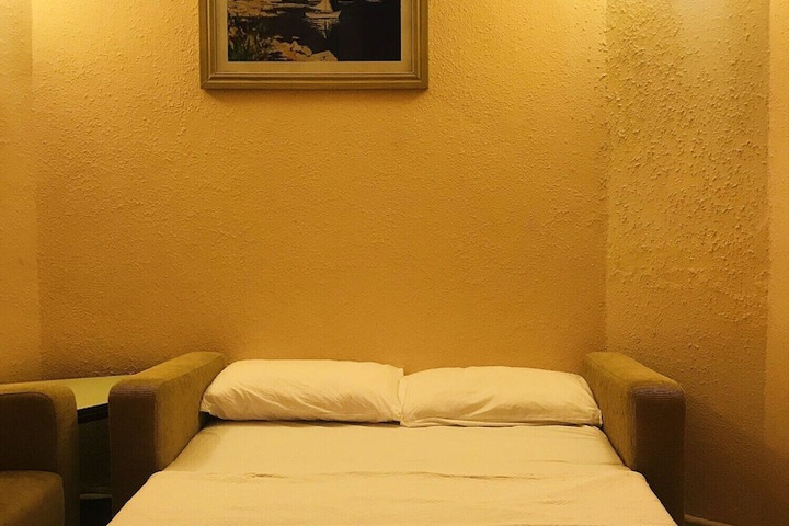 Room 5 of 15