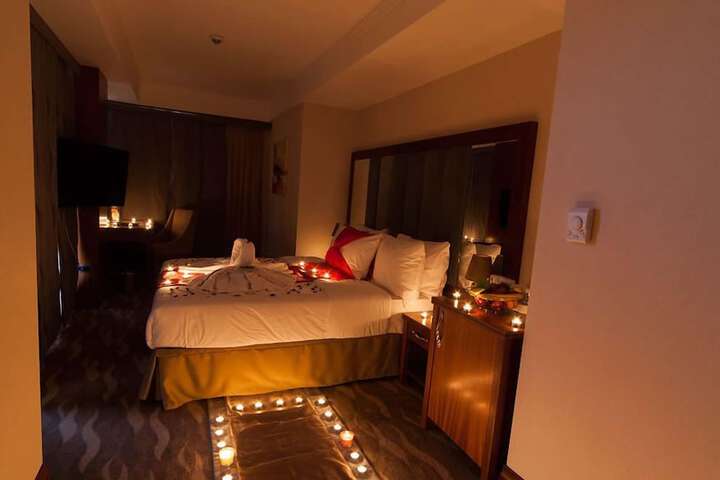 Room 17 of 37