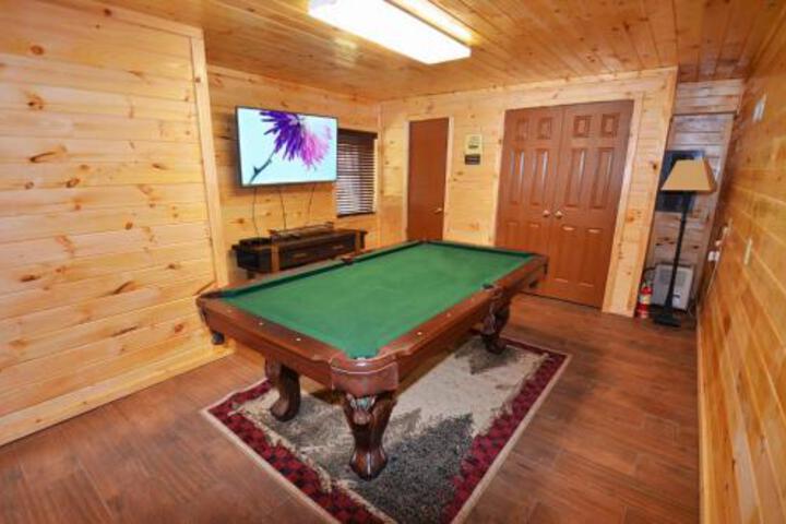 Creekside Getaway in Gatlinburg, TN