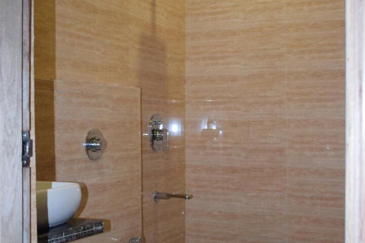 Room 41 of 49