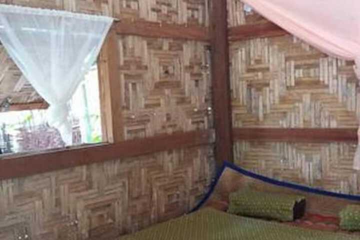 Room 10 of 28