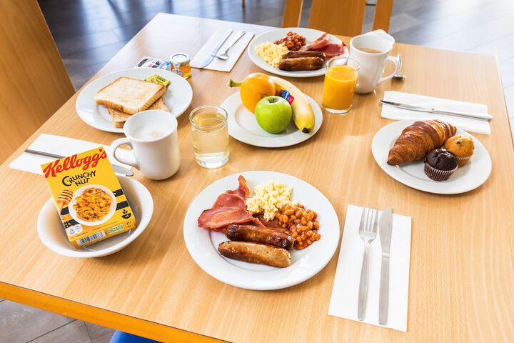 Breakfast/Coffee Service 25 of 32