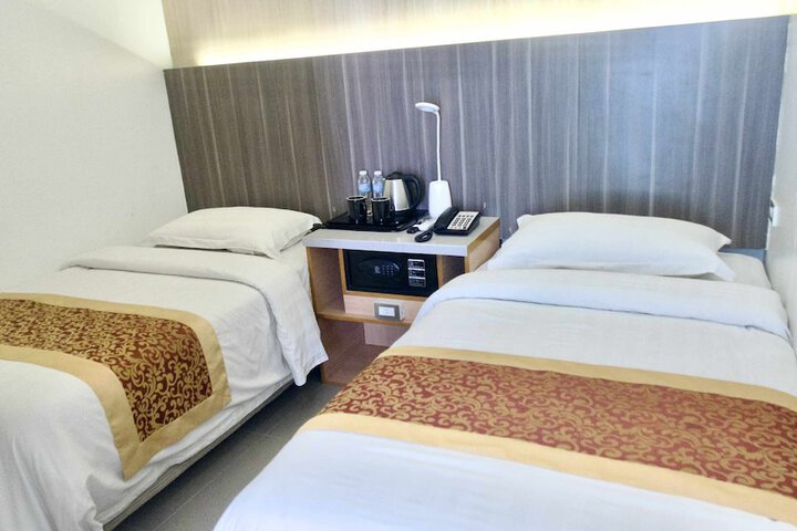 Room 12 of 29