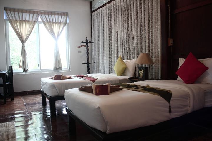 Room 8 of 86