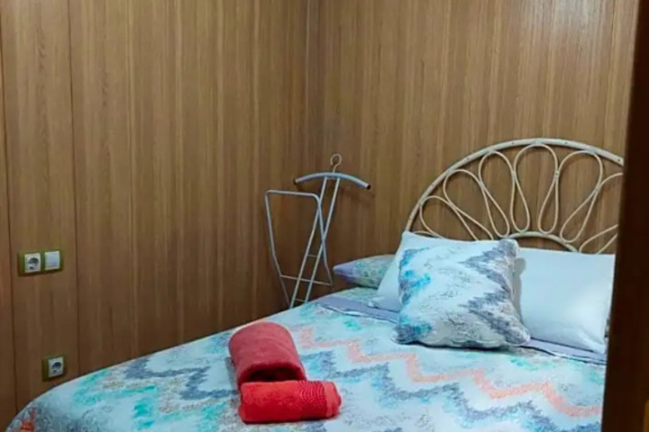 Room 10 of 14