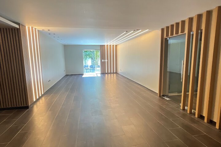 Ballroom/Hall 25 of 35