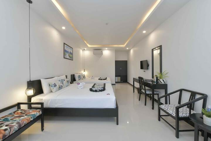 Room 47 of 143