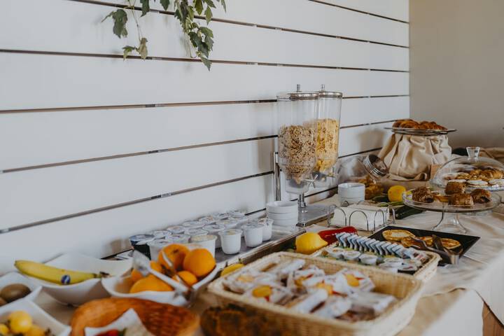 Breakfast/Coffee Service 78 of 95
