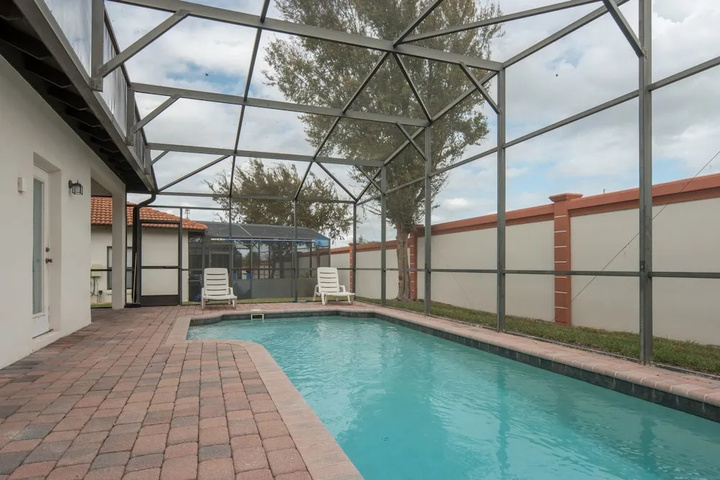 Pool 9 of 16
