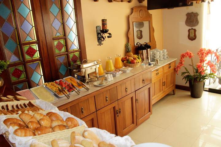 Breakfast/Coffee Service 29 of 47
