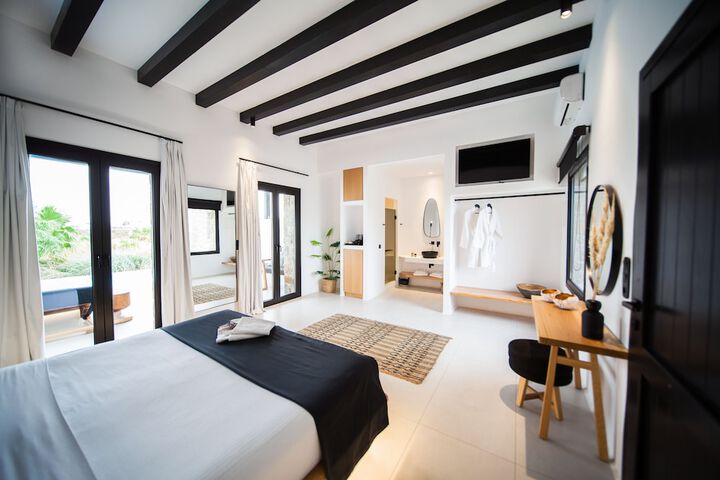 Room 10 of 48