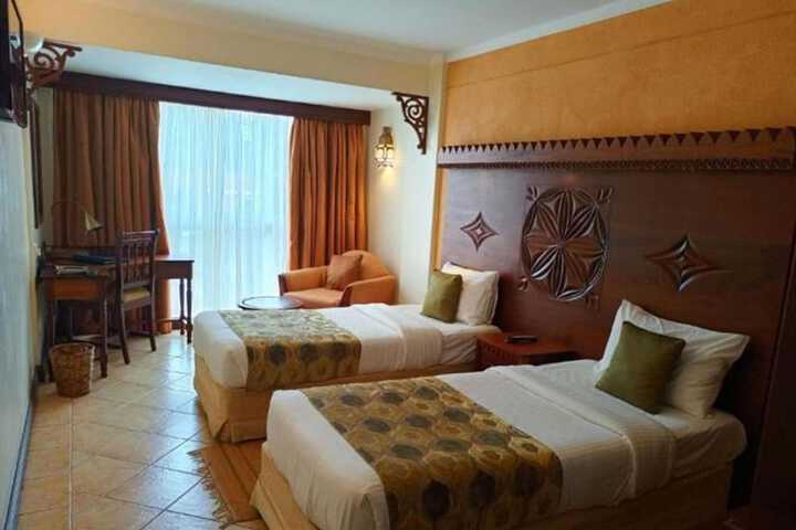 Room 34 of 110