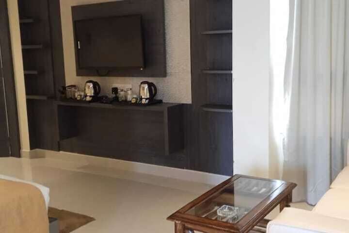 Room 44 of 125