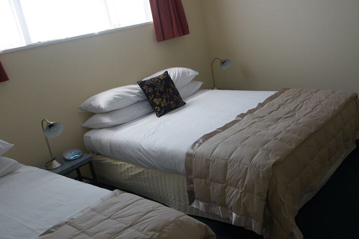 Room 7 of 32