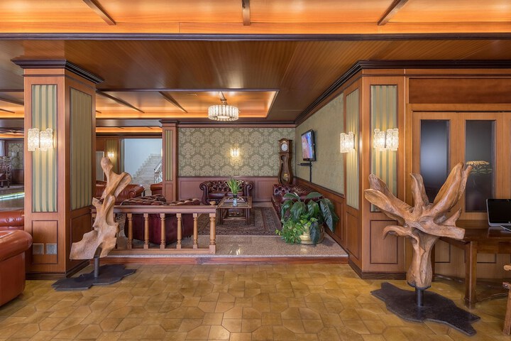 Lobby Photos