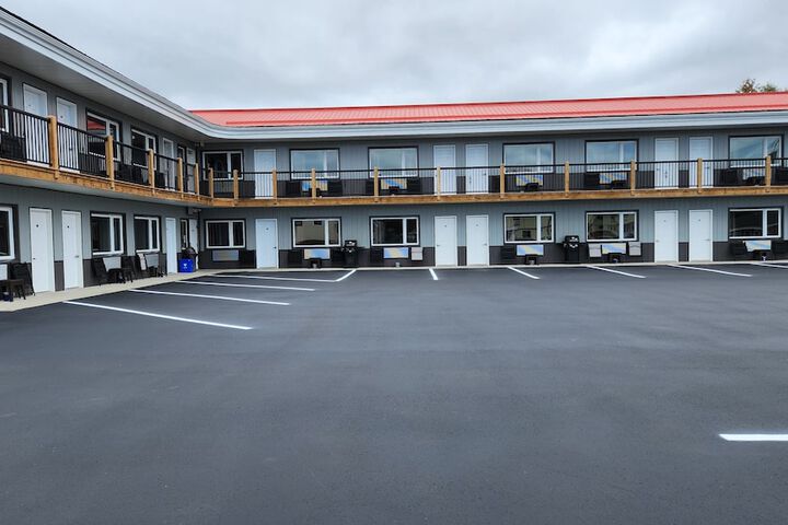 Hotel 8 of 9