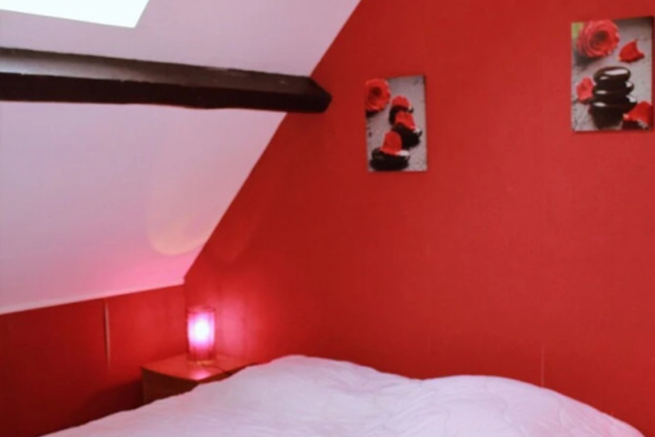 Room 5 of 10
