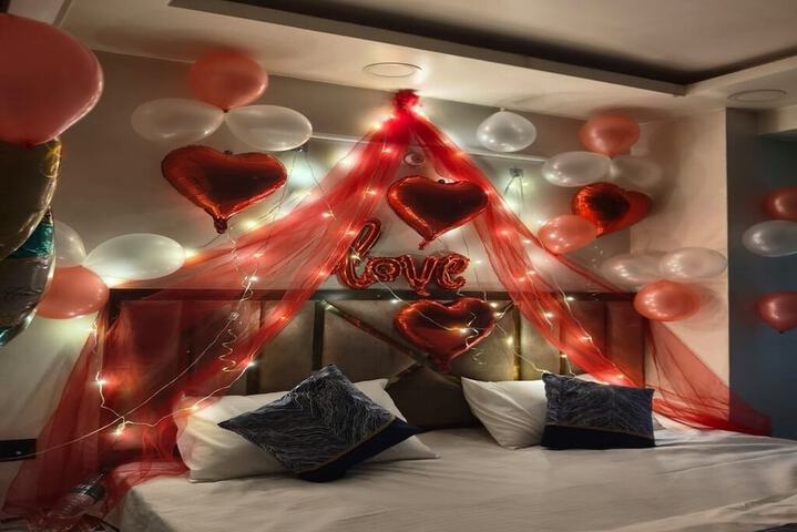 Room 7 of 19