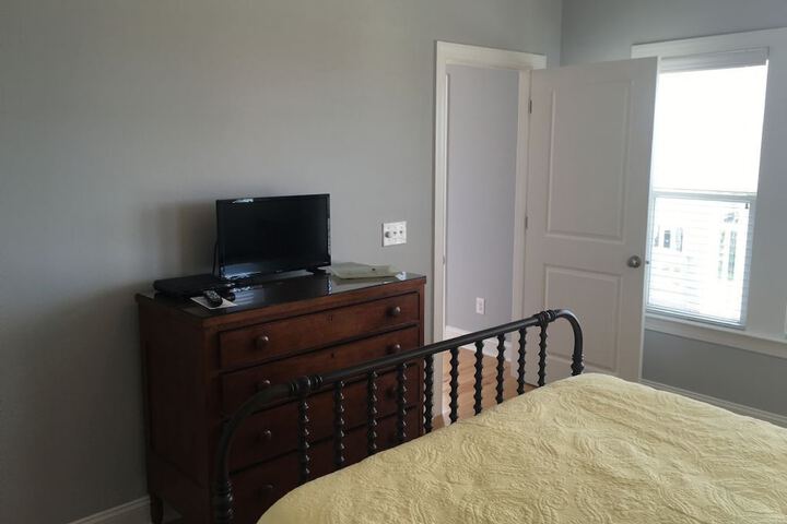 Room 3 of 48